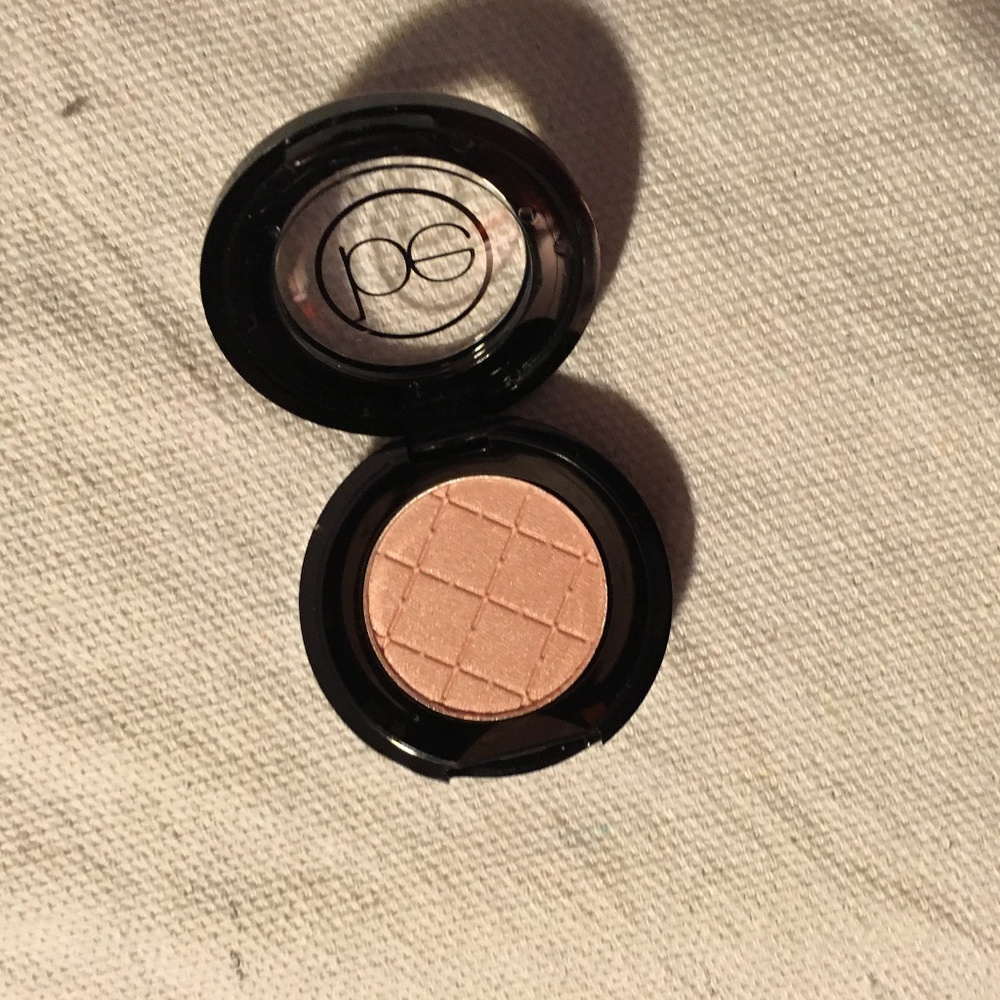 NWOT BeautiControl mineral eye shadow Silk .04oz